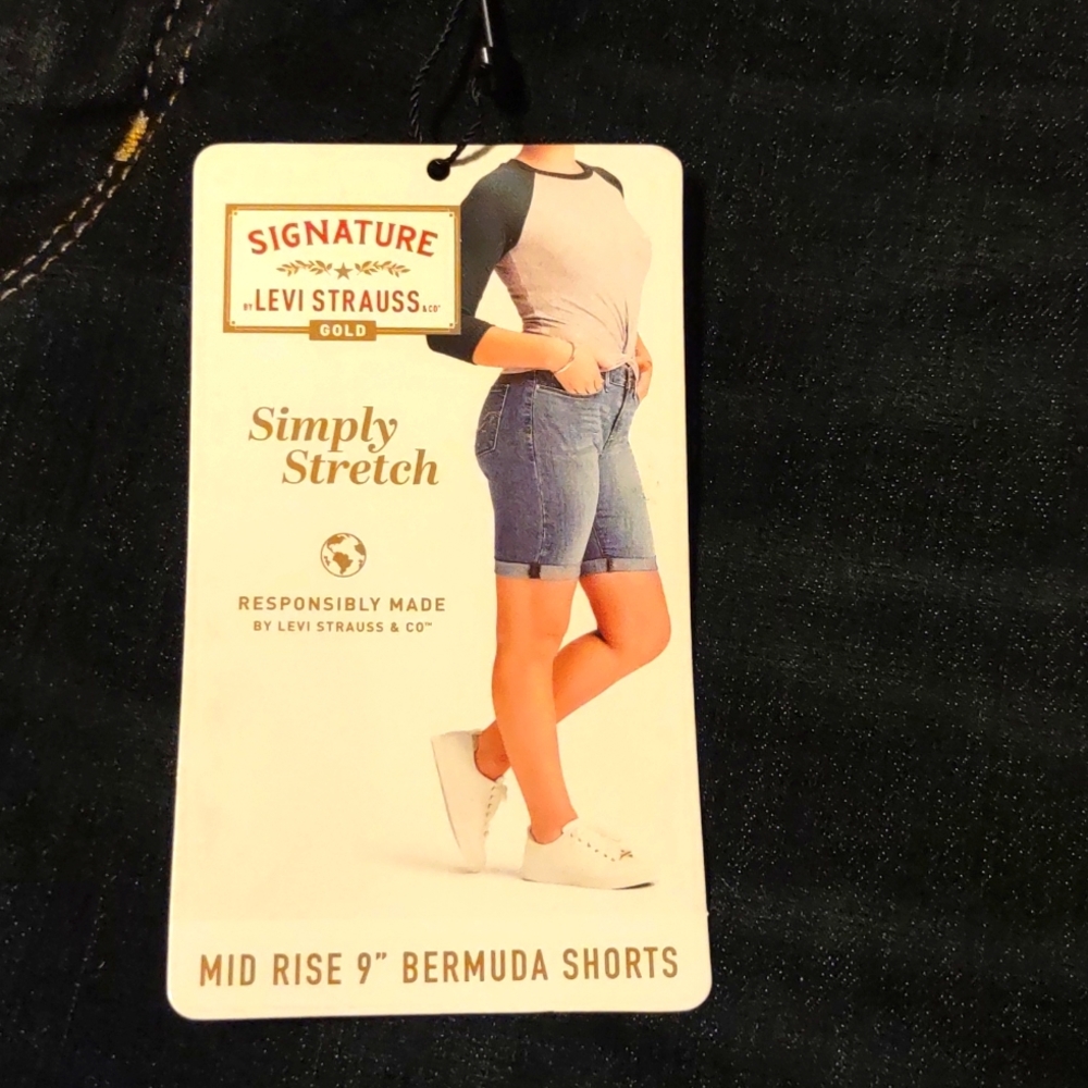 NWT Levi's Mid Rise Bermuda Shorts - Picture 5 of 5